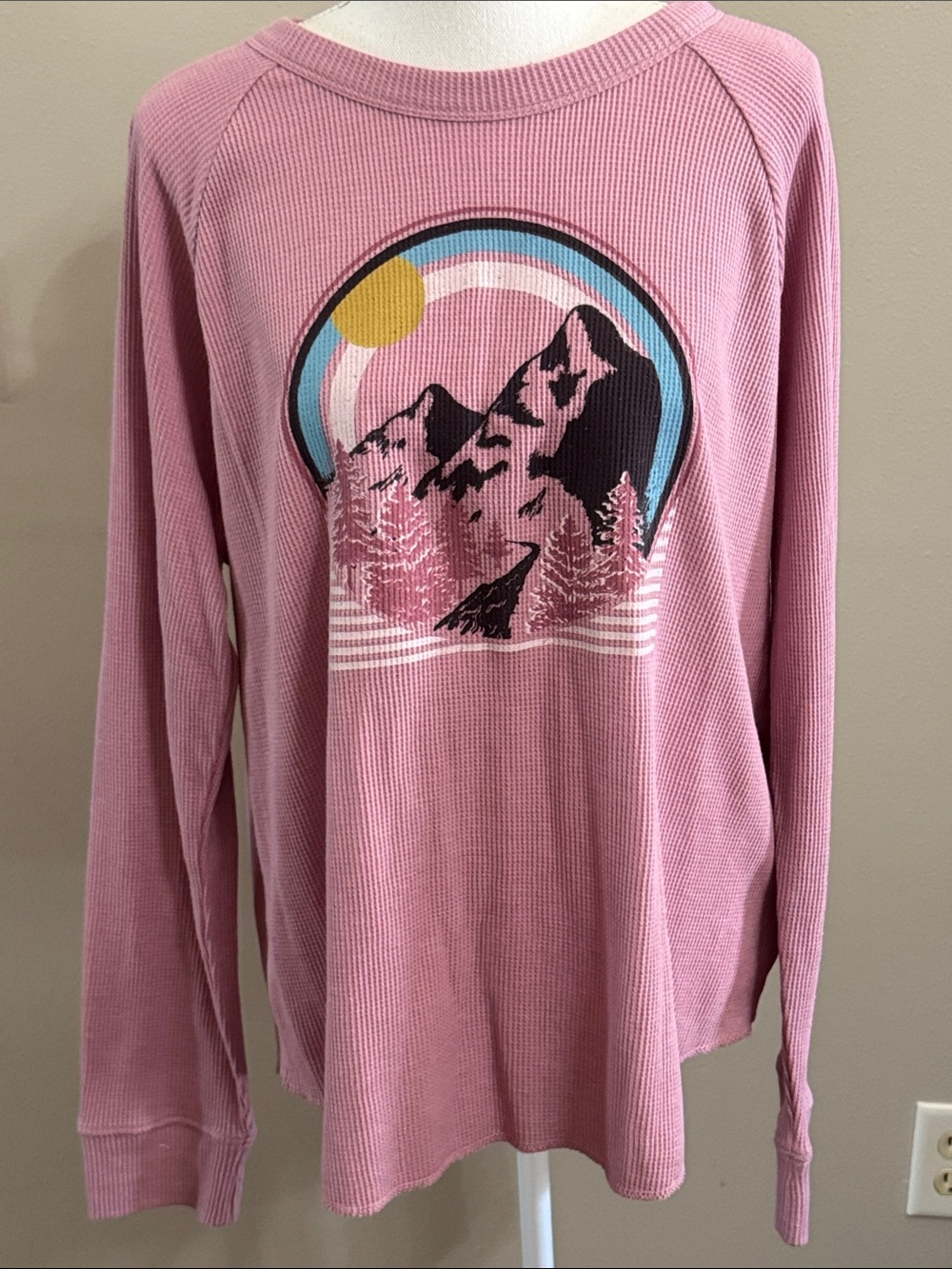 Women’s Sonoma Pink Mountain Graphic Waffle-Knit Long Sleeve Top - Large